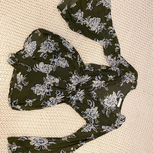 Abercrombie and Fitch green print romper size M - Picture 3 of 6